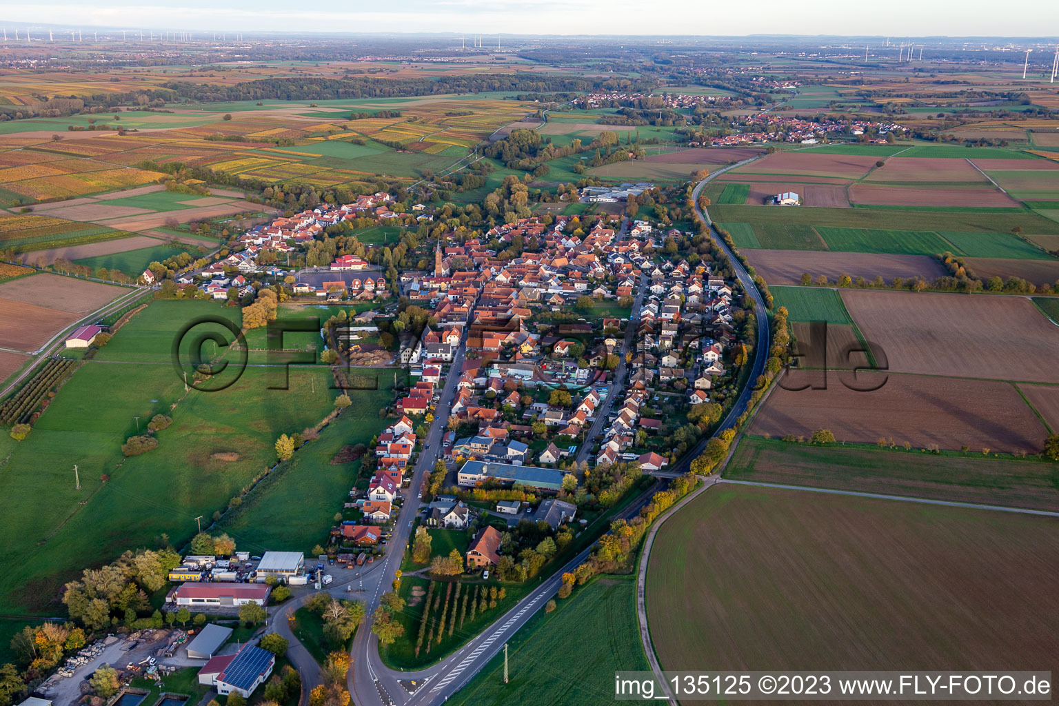 Ortsteil Kapellen in Kapellen-Drusweiler im Bundesland Rheinland-Pfalz, Deutschland von der Drohne aus gesehen