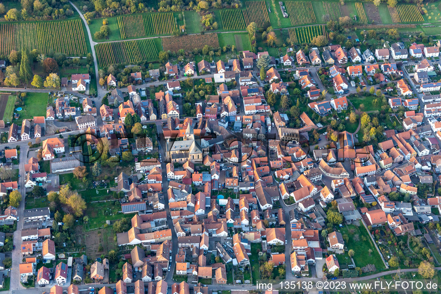 Ortsteil Arzheim in Landau in der Pfalz im Bundesland Rheinland-Pfalz, Deutschland von oben gesehen