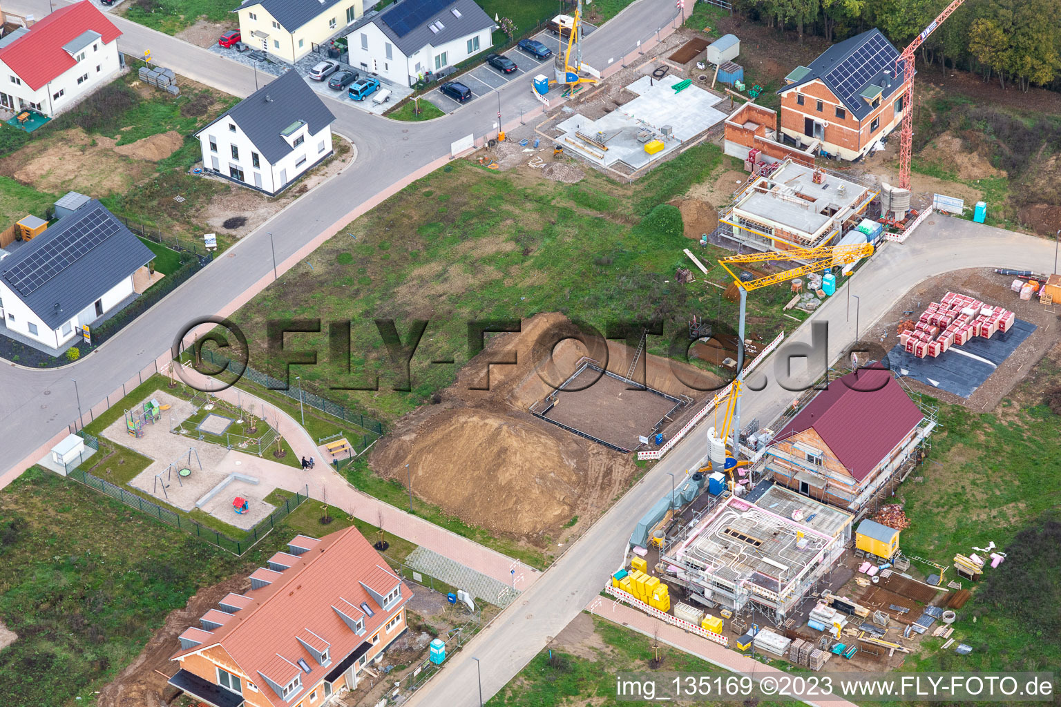 Drohnenbild von Neubaugebiet K2 in Kandel im Bundesland Rheinland-Pfalz, Deutschland