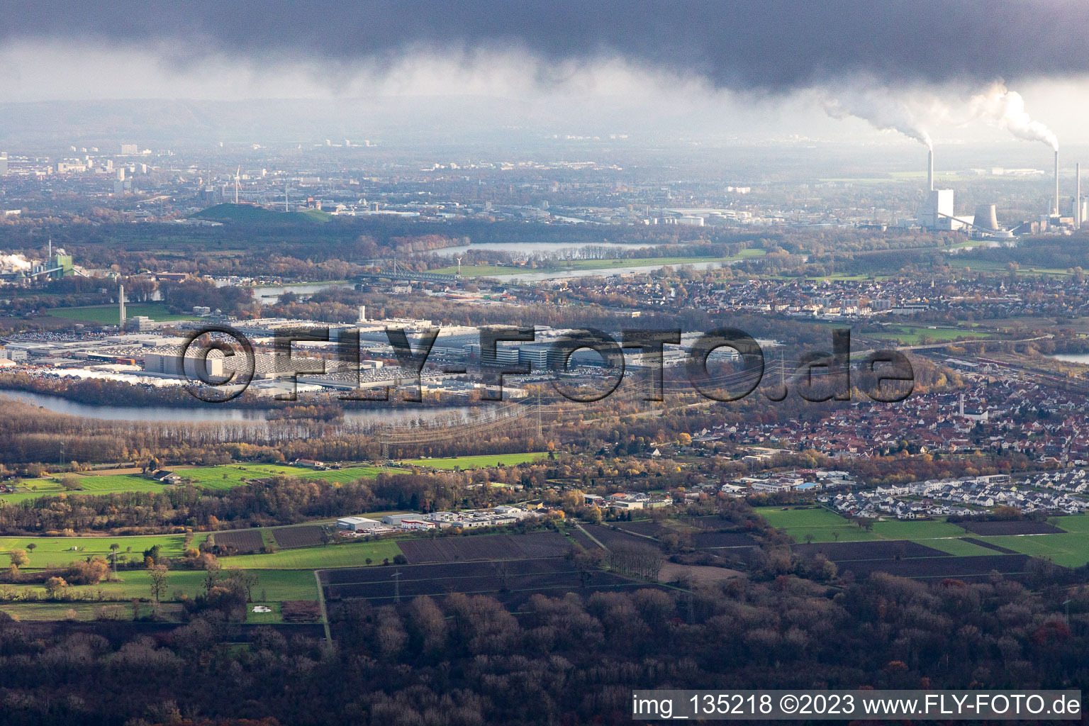 Industriegebiet Oberwald in Wörth am Rhein im Bundesland Rheinland-Pfalz, Deutschland vom Flugzeug aus