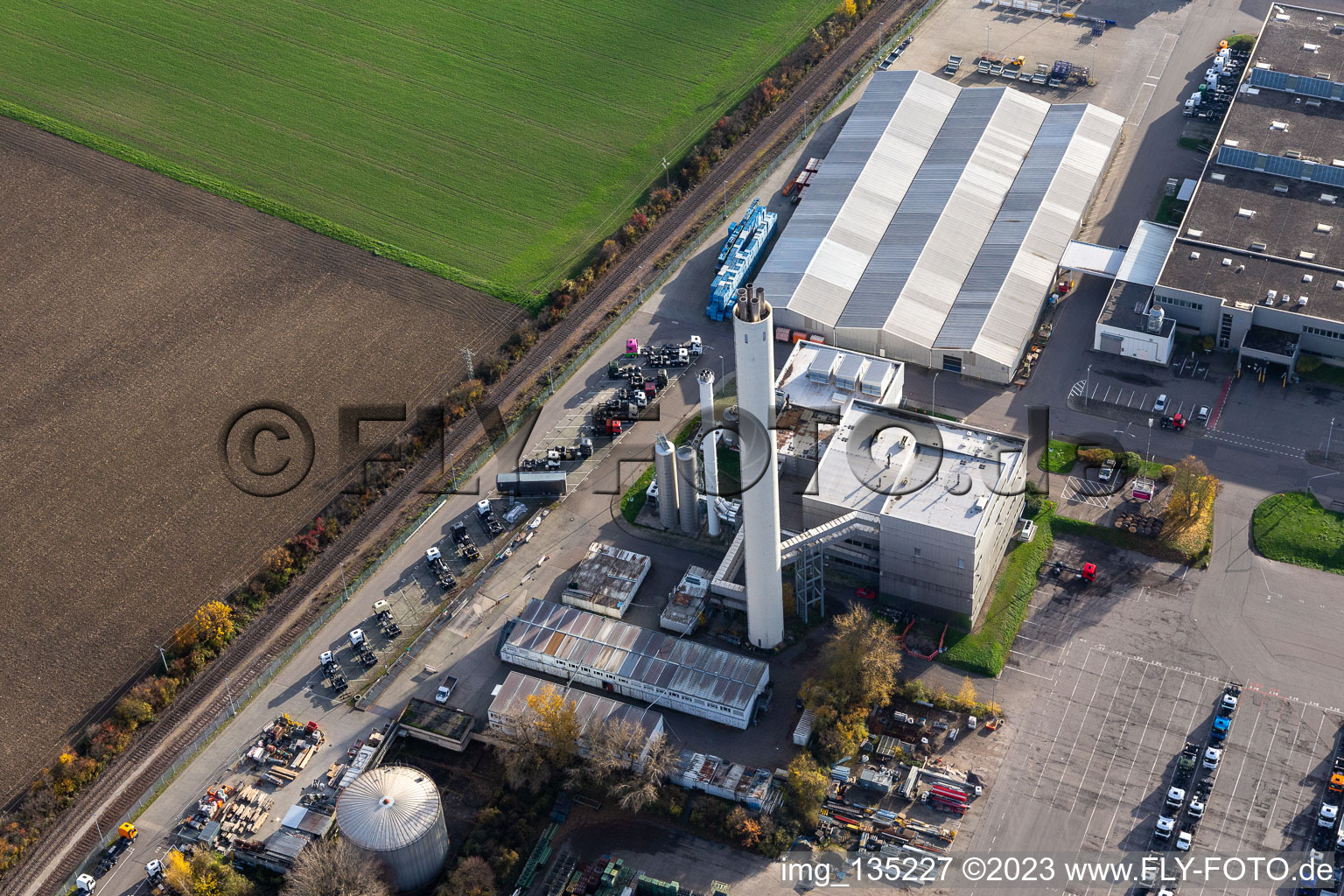 Kraftwerk der Daimer Truck AG in Wörth am Rhein im Bundesland Rheinland-Pfalz, Deutschland
