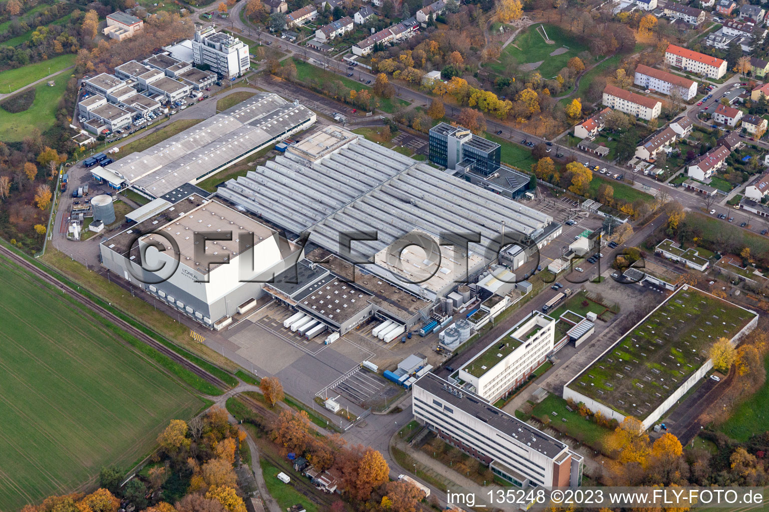 L'OREAL Produktion Deutschland GmbH im Ortsteil Nordweststadt in Karlsruhe im Bundesland Baden-Württemberg