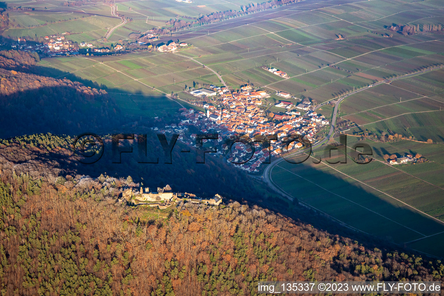 Luftbild von Madenburg von Südwesten in Eschbach im Bundesland Rheinland-Pfalz, Deutschland