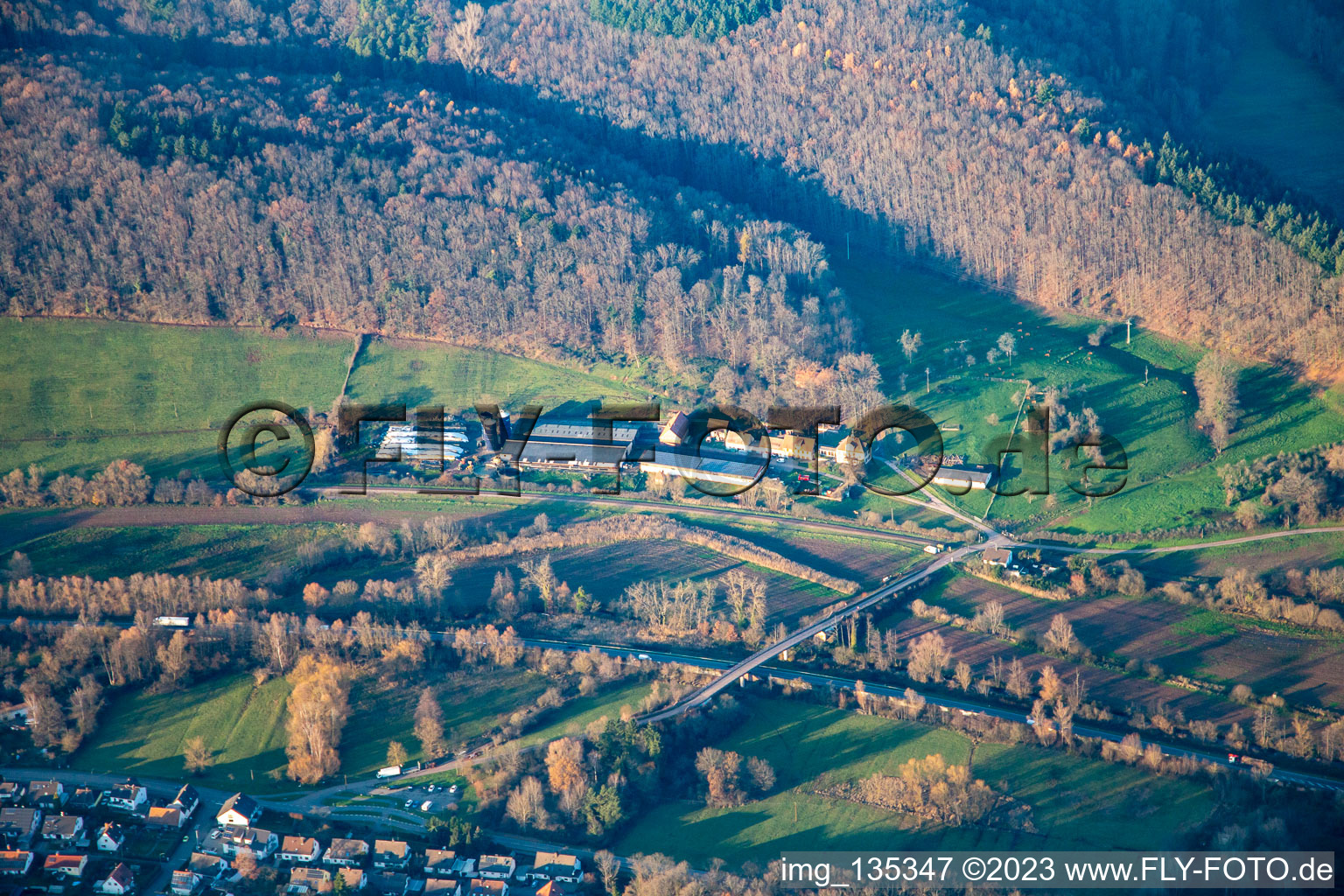 Gut Rothenhof im Ortsteil Queichhambach in Annweiler am Trifels im Bundesland Rheinland-Pfalz, Deutschland