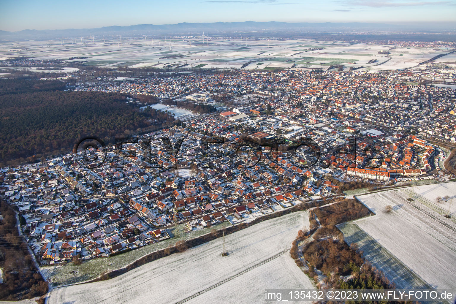 Südring im Winter bei Schnee in Rülzheim im Bundesland Rheinland-Pfalz, Deutschland