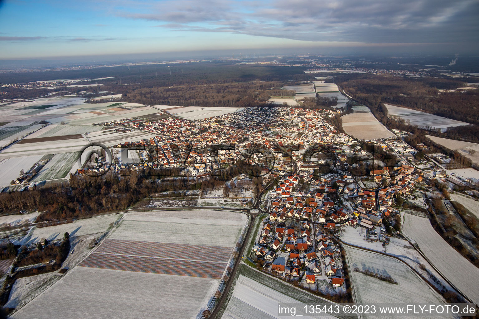 Luftaufnahme von Im Winter bei Schnee in Hördt im Bundesland Rheinland-Pfalz, Deutschland