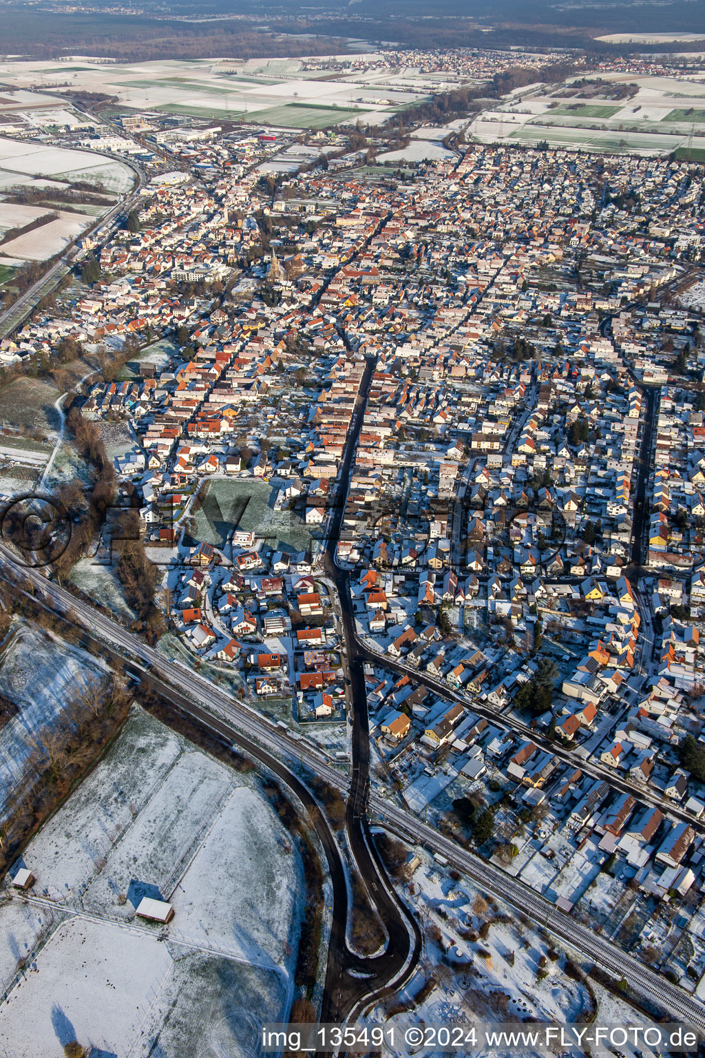 Luftbild von Rülzheim von Westen im Winter bei Schnee im Bundesland Rheinland-Pfalz, Deutschland