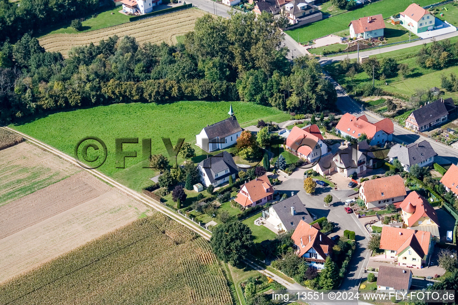 Niederlauterbach im Bundesland Bas-Rhin, Frankreich von einer Drohne aus