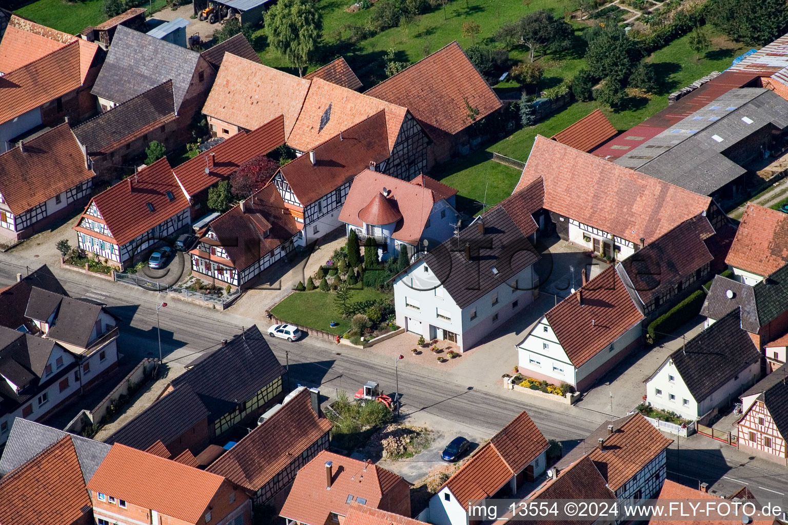 Luftaufnahme von Niederlauterbach im Bundesland Bas-Rhin, Frankreich