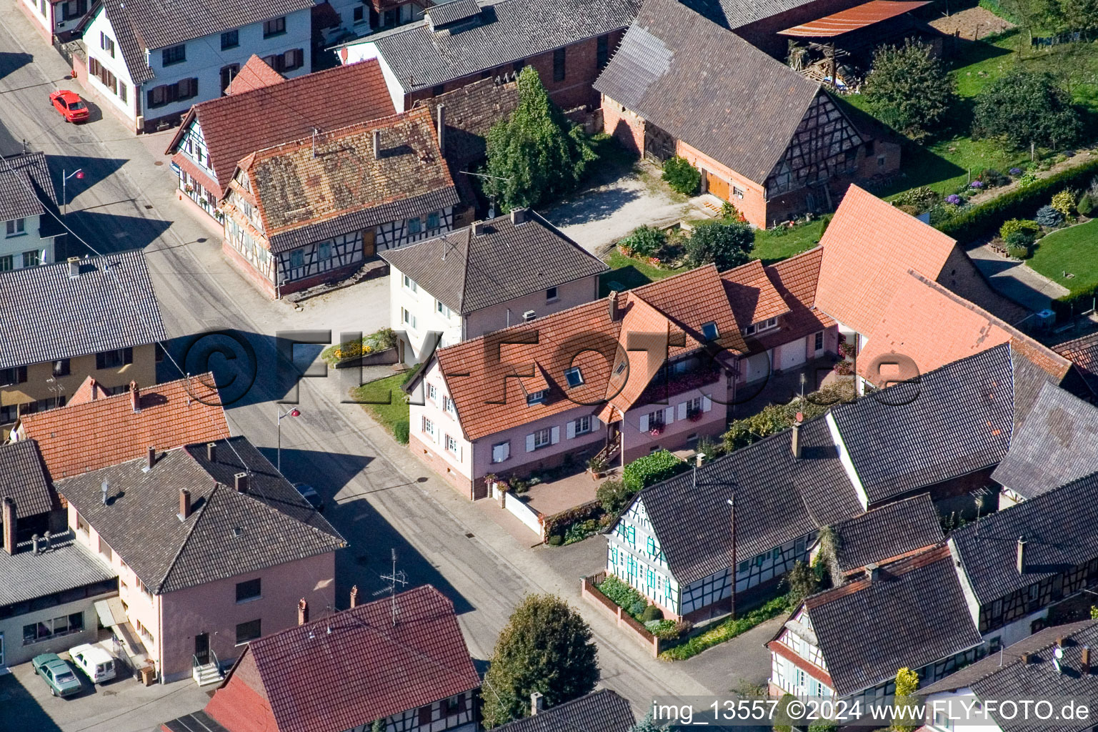 Niederlauterbach im Bundesland Bas-Rhin, Frankreich aus der Luft