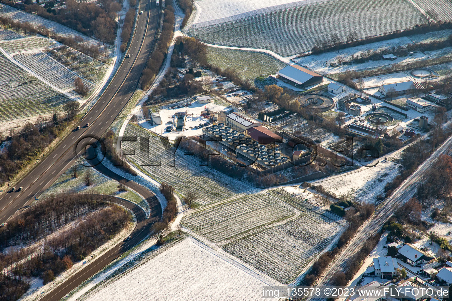 Gehothermiekraftwerk Vulcan im Winter bei Schnee in Insheim im Bundesland Rheinland-Pfalz, Deutschland