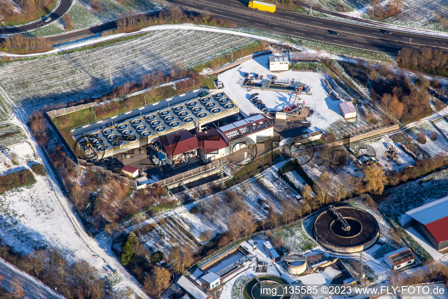 Luftbild von Gehothermiekraftwerk Vulcan im Winter bei Schnee in Insheim im Bundesland Rheinland-Pfalz, Deutschland