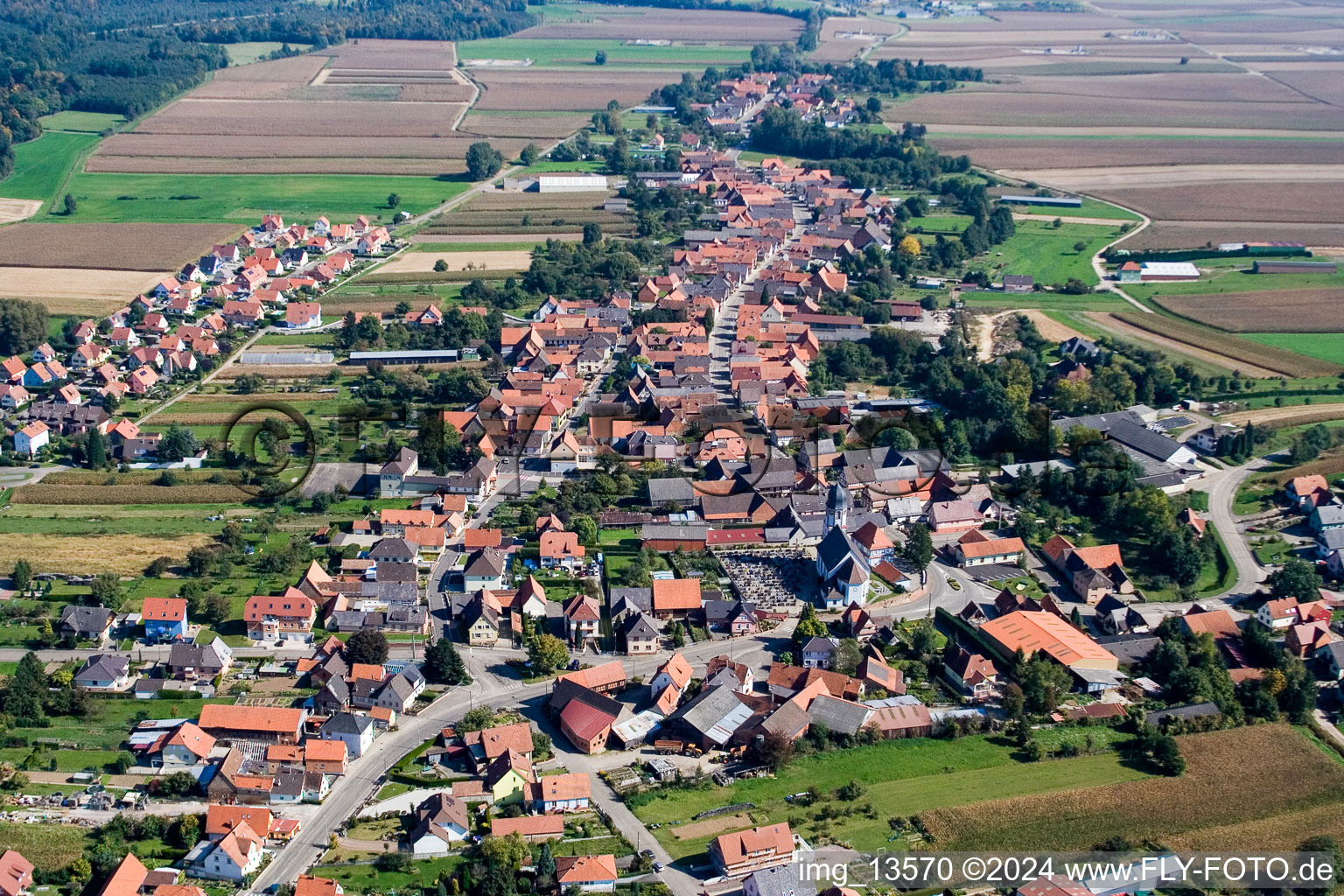 Luftbild von Niederlauterbach im Bundesland Bas-Rhin, Frankreich