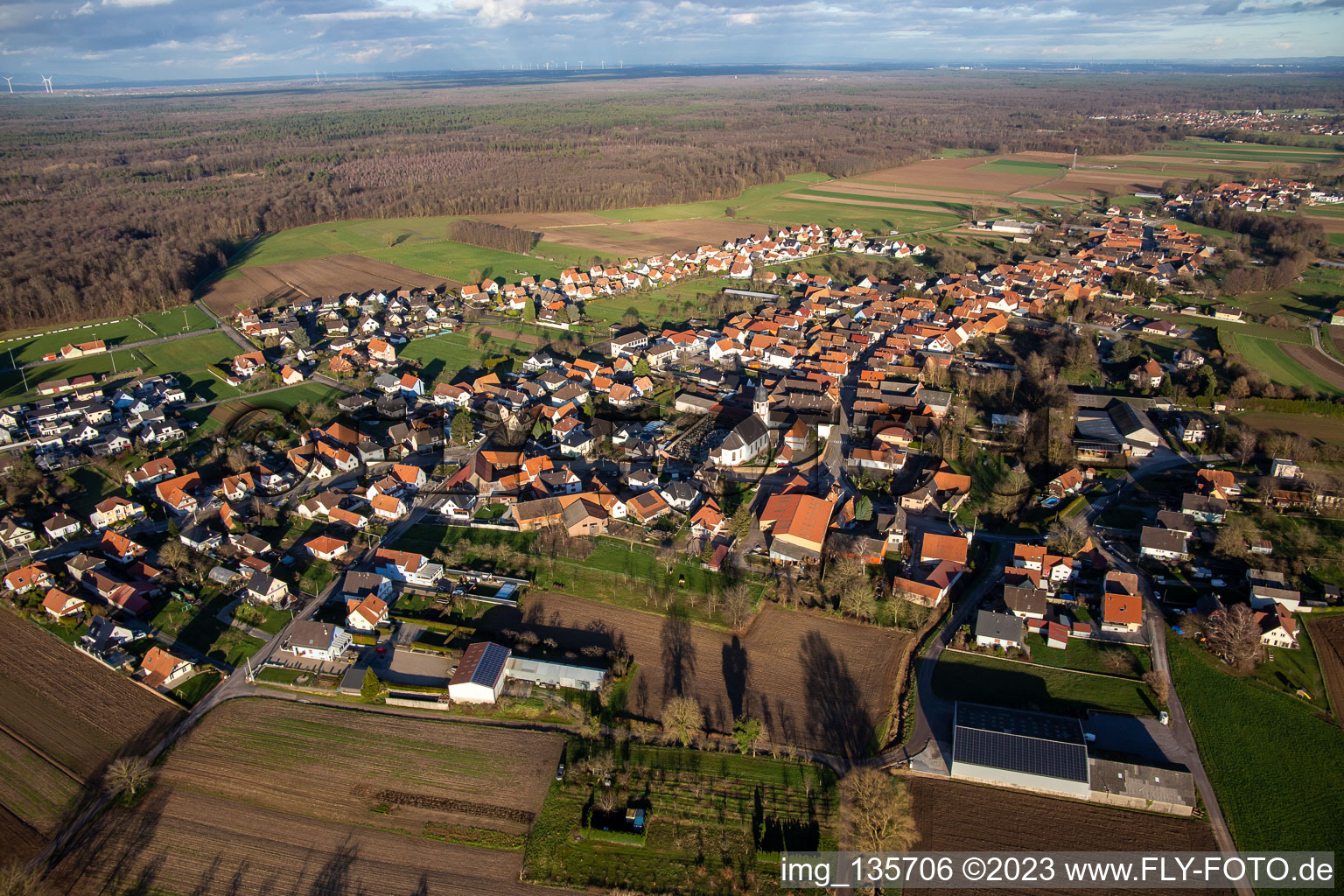 Salmbach im Bundesland Bas-Rhin, Frankreich aus der Drohnenperspektive