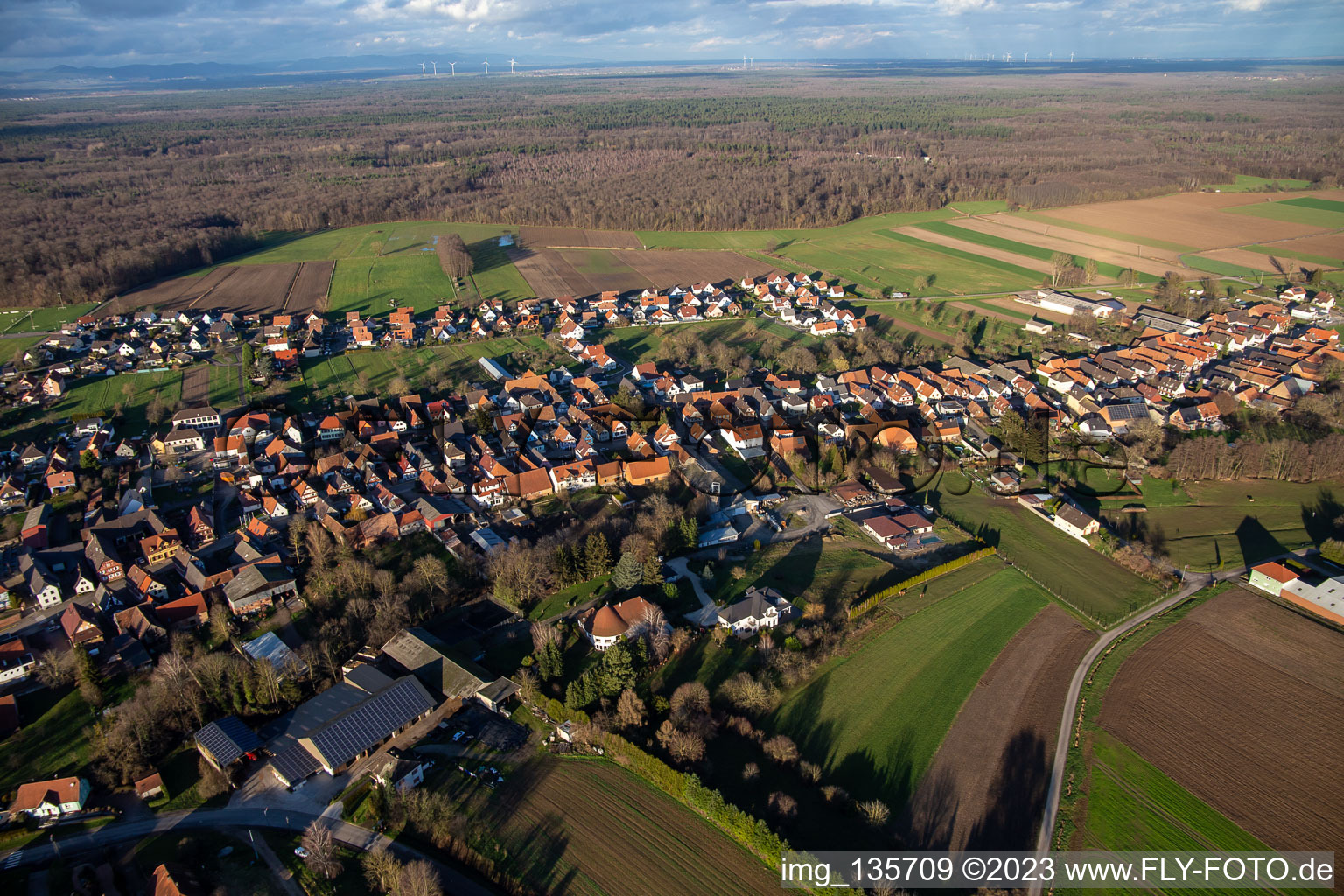 Luftaufnahme von Niederlauterbach im Bundesland Bas-Rhin, Frankreich