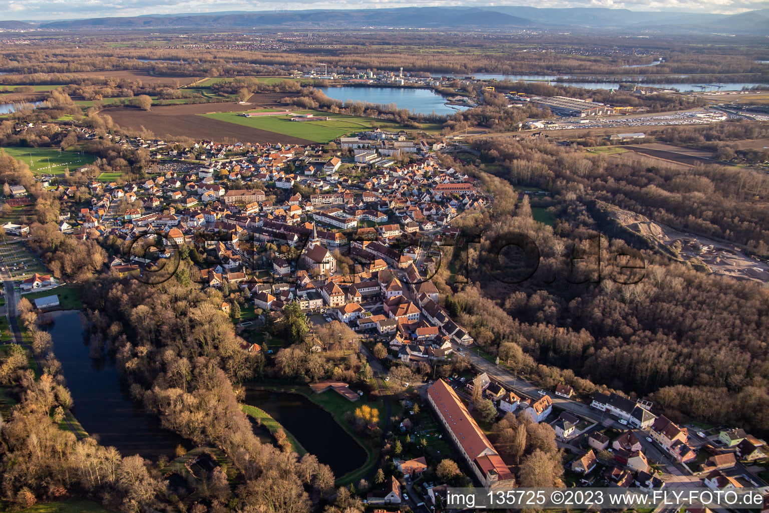 Lauterbourg im Bundesland Bas-Rhin, Frankreich von oben gesehen