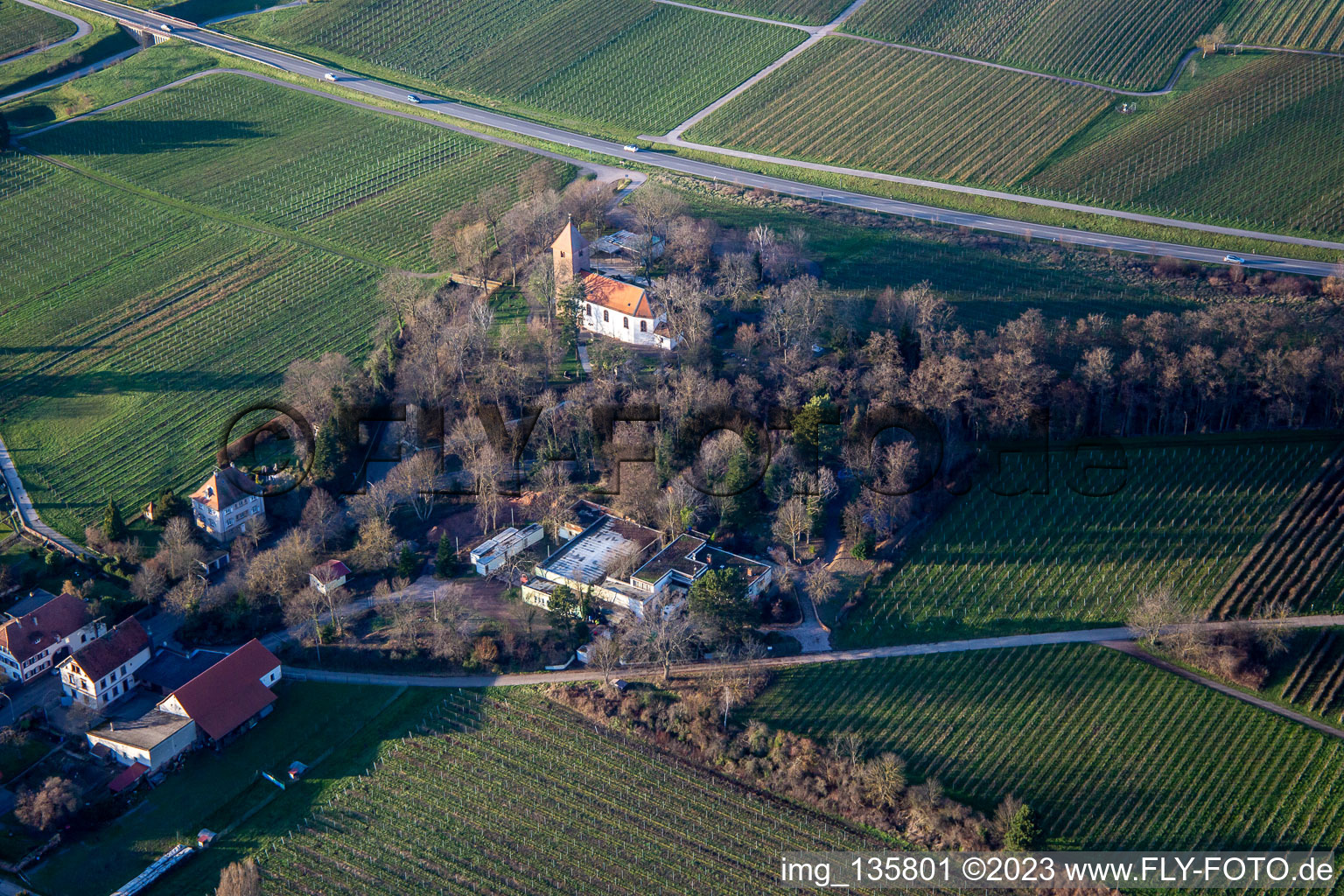 Luftbild von Protestantische Kirche Wollmesheim in Landau in der Pfalz im Bundesland Rheinland-Pfalz, Deutschland