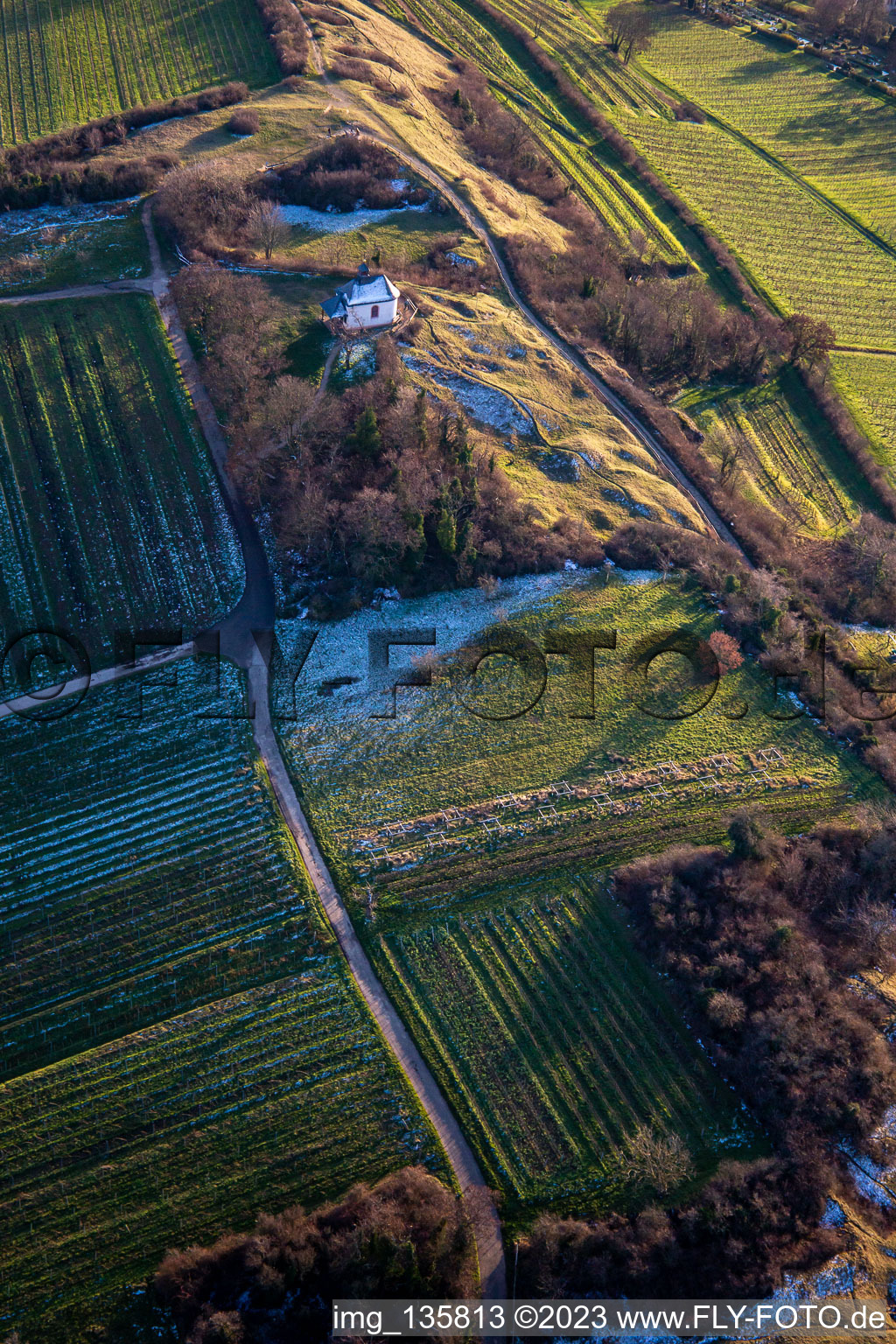 Luftbild von Kapelle "Kleine Kalmit" im Naturschutzgebiet Kleine Kalmit im Ortsteil Arzheim in Landau in der Pfalz im Bundesland Rheinland-Pfalz, Deutschland