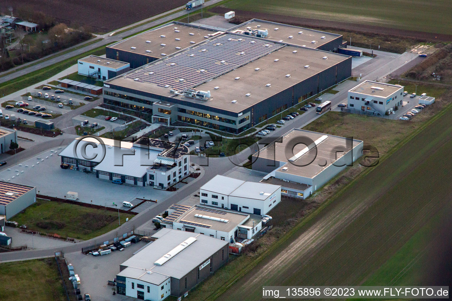 Luftbild von Heo GmbH in Herxheim bei Landau im Bundesland Rheinland-Pfalz, Deutschland