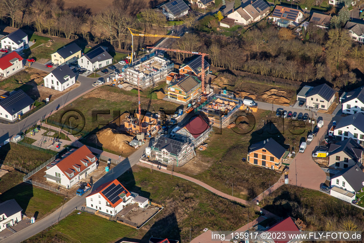Luftbild von Rosenweg im Neubaugebiet K2 im Winter in Kandel im Bundesland Rheinland-Pfalz, Deutschland