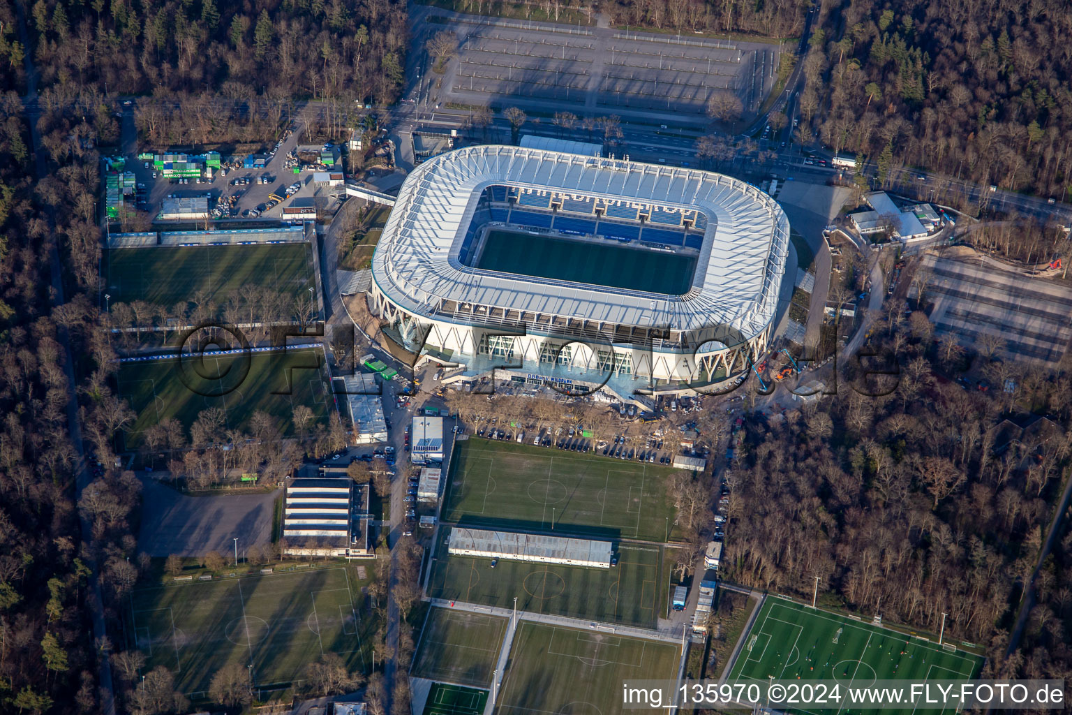 Luftaufnahme von BBBank Wildpark, fast vollendeter Stadionneubau des KSC im Ortsteil Innenstadt-Ost in Karlsruhe im Bundesland Baden-Württemberg, Deutschland