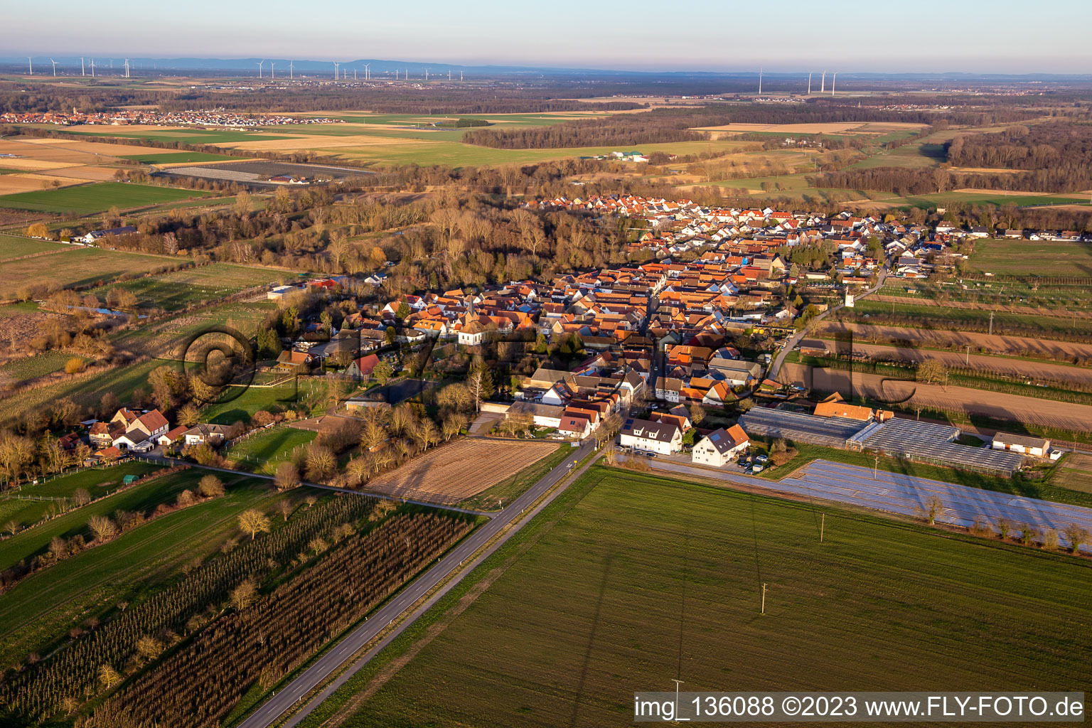 Luftbild von Von Westen in Winden im Bundesland Rheinland-Pfalz, Deutschland