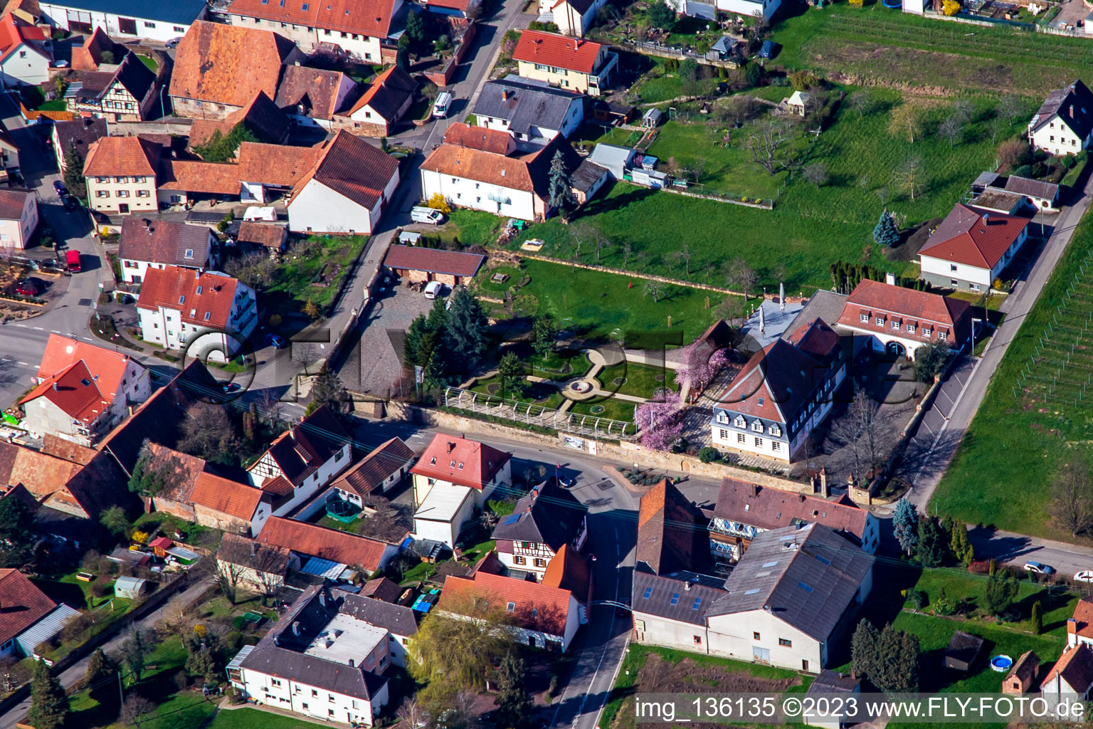 Luftaufnahme von Schlössl Oberotterbach im Bundesland Rheinland-Pfalz, Deutschland