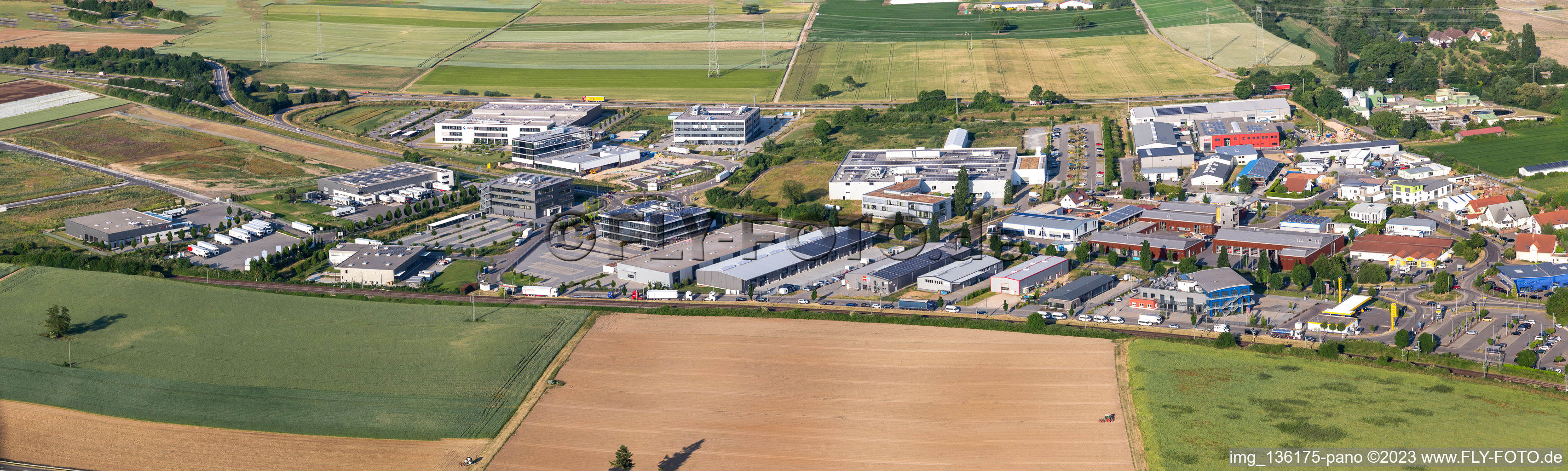 Industriegebiet Nord Panorama in Rülzheim im Bundesland Rheinland-Pfalz, Deutschland