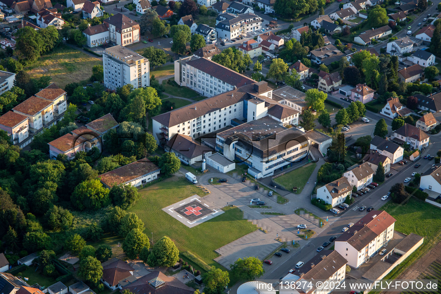 Luftbild von Asklepios Südpfalzkliniken in Kandel im Bundesland Rheinland-Pfalz, Deutschland