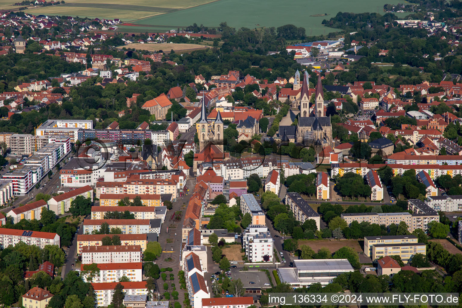 Luftbild von Dom und Domschatz Halberstadt von Osten im Bundesland Sachsen-Anhalt, Deutschland