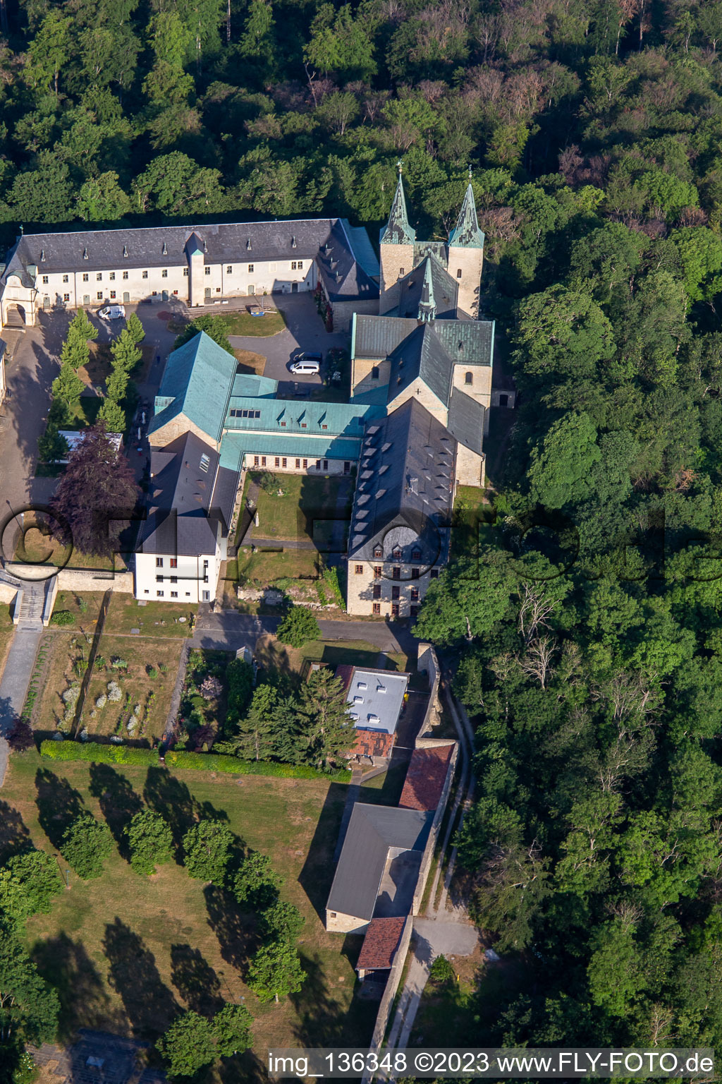 Kloster Huysburg im Ortsteil Röderhof im Bundesland Sachsen-Anhalt, Deutschland aus der Luft