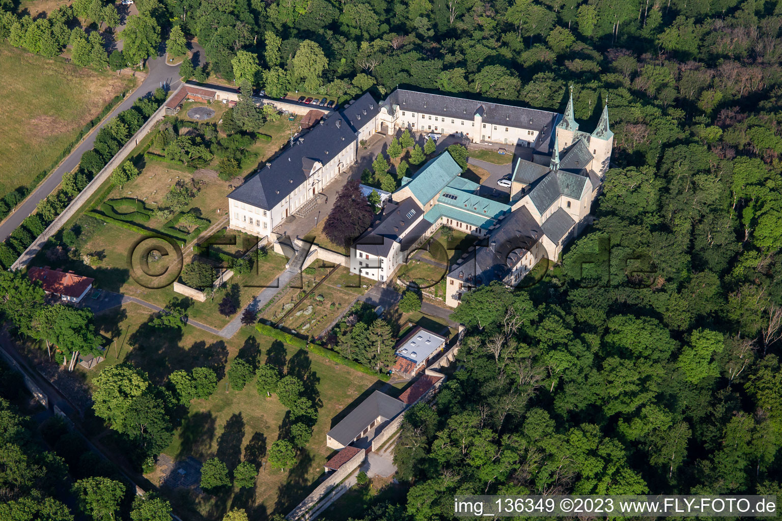 Kloster Huysburg im Ortsteil Röderhof im Bundesland Sachsen-Anhalt, Deutschland von oben gesehen