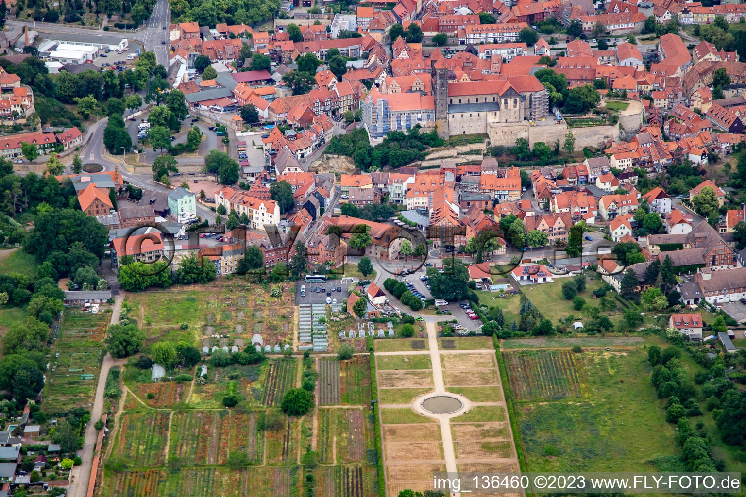 Luftaufnahme von Stiftskirche St. Servatii in Quedlinburg im Bundesland Sachsen-Anhalt, Deutschland