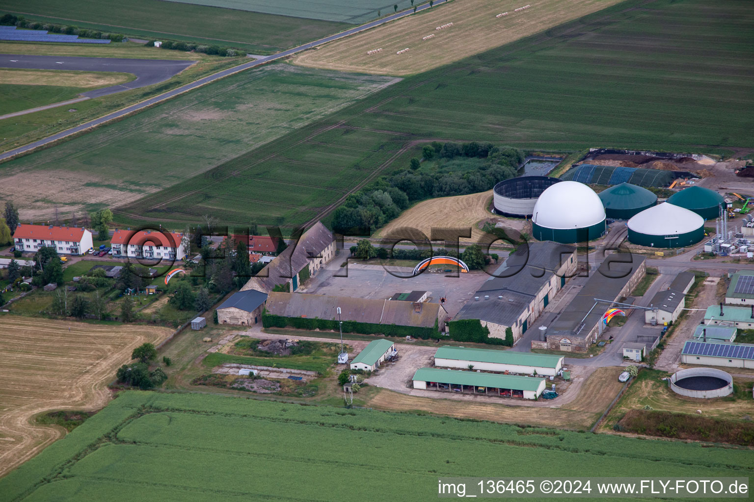 Schweinemastanlage Ballenstedt GbR im Ortsteil Asmusstedt im Bundesland Sachsen-Anhalt, Deutschland