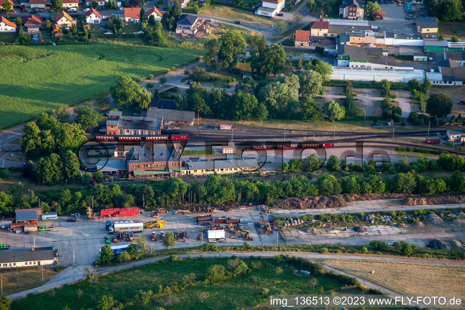 Luftaufnahme von Bahnhof Gernrode in Quedlinburg im Bundesland Sachsen-Anhalt, Deutschland