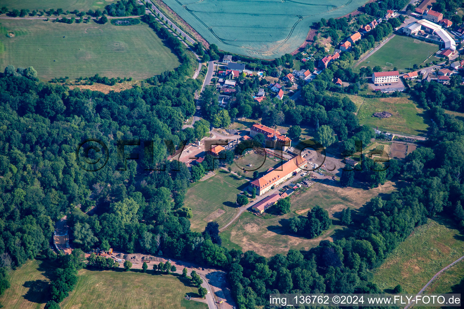 Bernstein Schloss Meisdorf und  Waldhotel Forsthaus GmbH in Falkenstein im Bundesland Sachsen-Anhalt, Deutschland