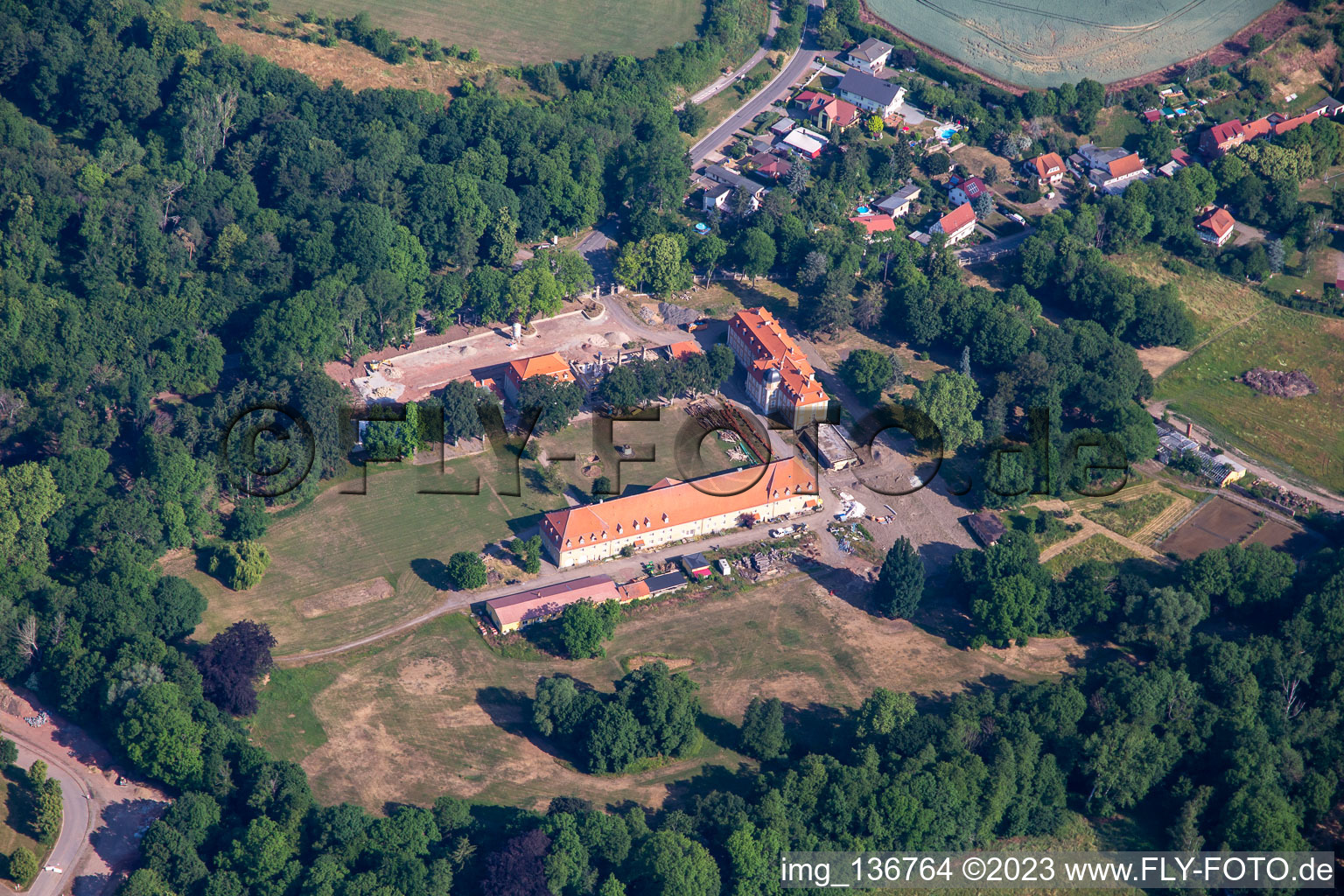 Luftbild von Bernstein Schloss Meisdorf und  Waldhotel Forsthaus GmbH in Falkenstein im Bundesland Sachsen-Anhalt, Deutschland