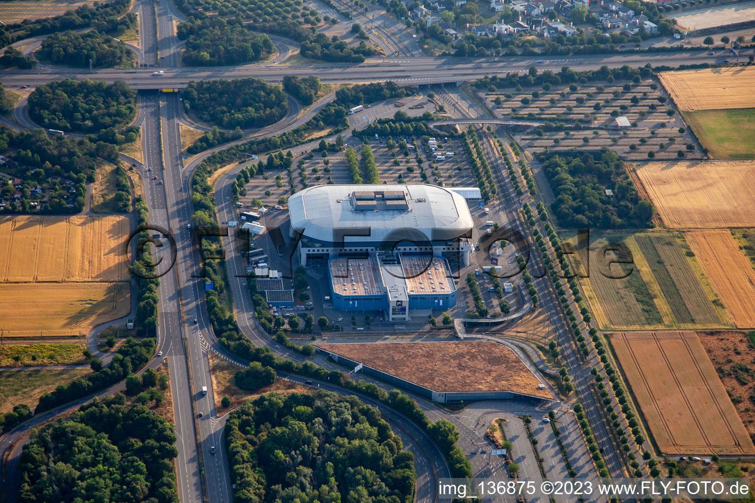 Luftbild von SAP Arena im Ortsteil Hochstätt in Mannheim im Bundesland Baden-Württemberg, Deutschland