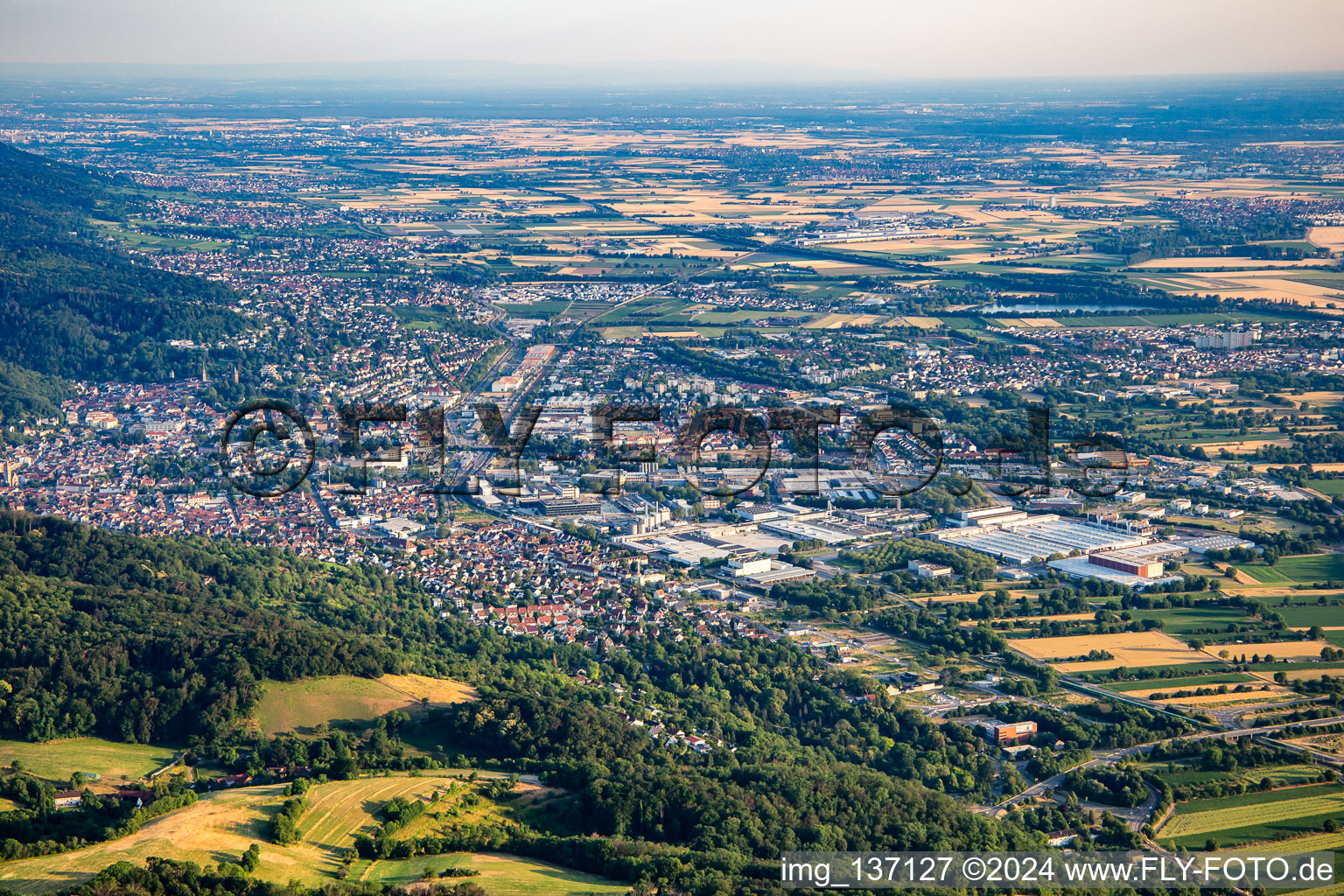 Luftbild von Weinheim von Nordosten im Bundesland Baden-Württemberg, Deutschland