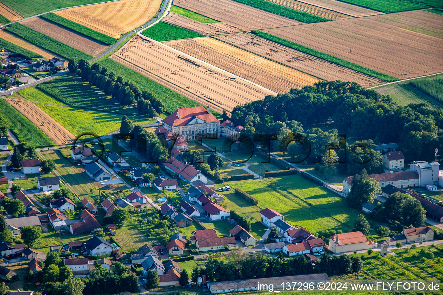 Schloss Dornau Dvorec Dornav in Dornava, Slowenien