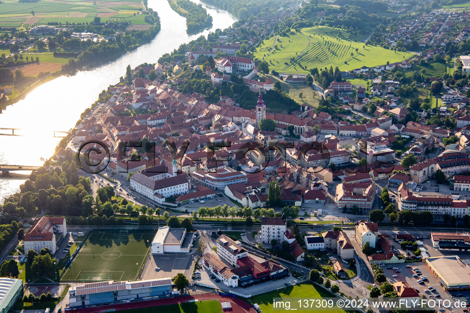 Altstadt von Südwesten in Ptuj, Slowenien