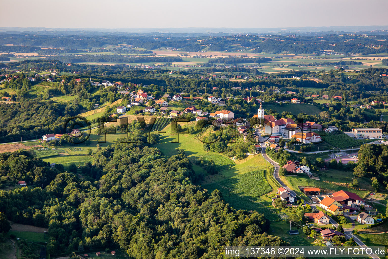 Kirch Župnija Sv. Urban - Destrnik, Slowenien