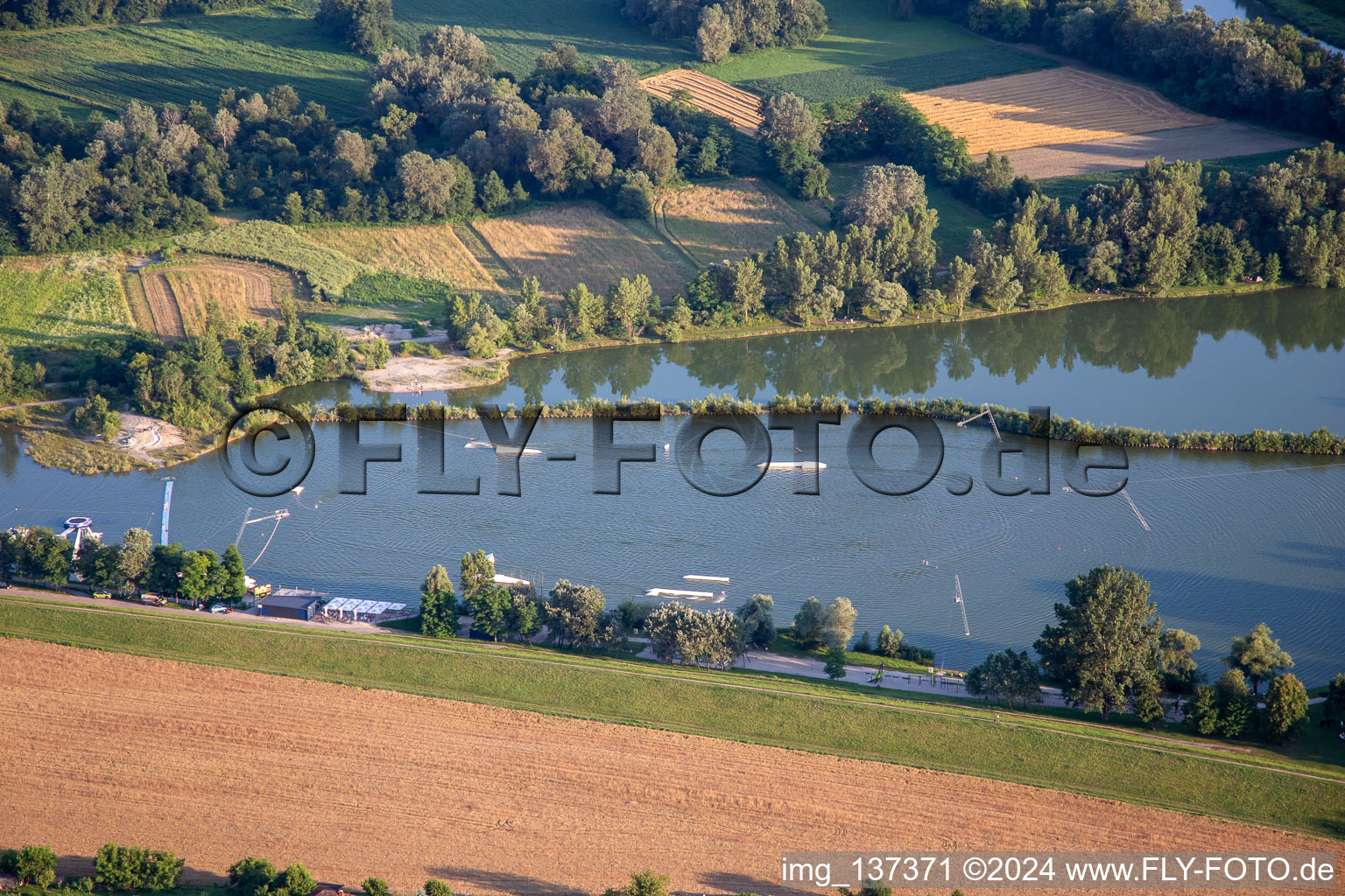 Luftbild von Wakepark Dooplek im Ortsteil Zgornji Duplek, Slowenien