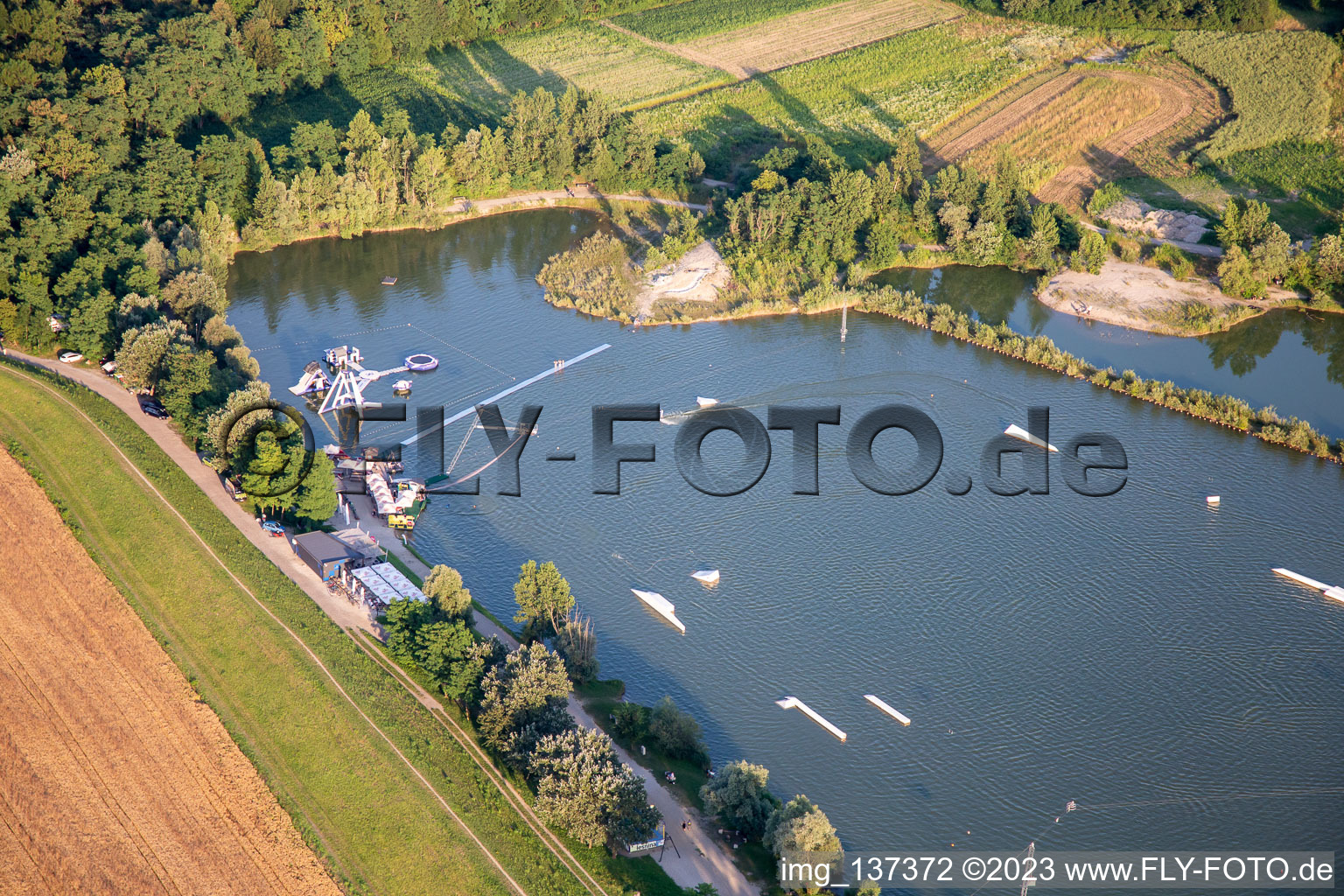 Luftbild von Wakepark Dooplek im Ortsteil Zgornji Duplek, Slowenien