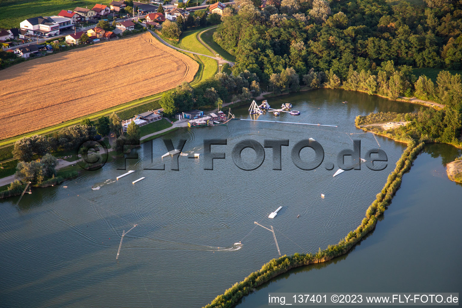 Luftbild von Waterpark Dooplek im Ortsteil Zgornji Duplek, Slowenien