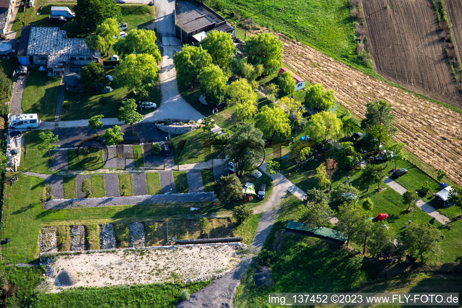 Luftbild von Mobilehome & Camping Park Lijak im Ortsteil Ozeljan in Nova Gorica, Slowenien