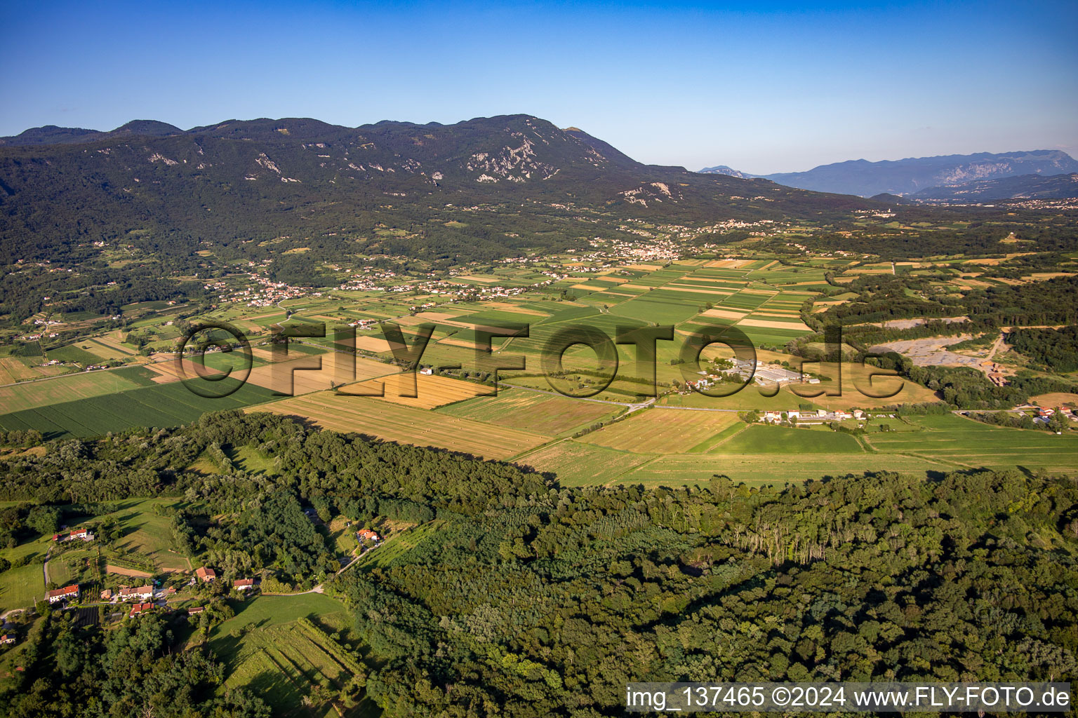 Luftbild von Lijak Tal von Westen in Nova Gorica, Slowenien