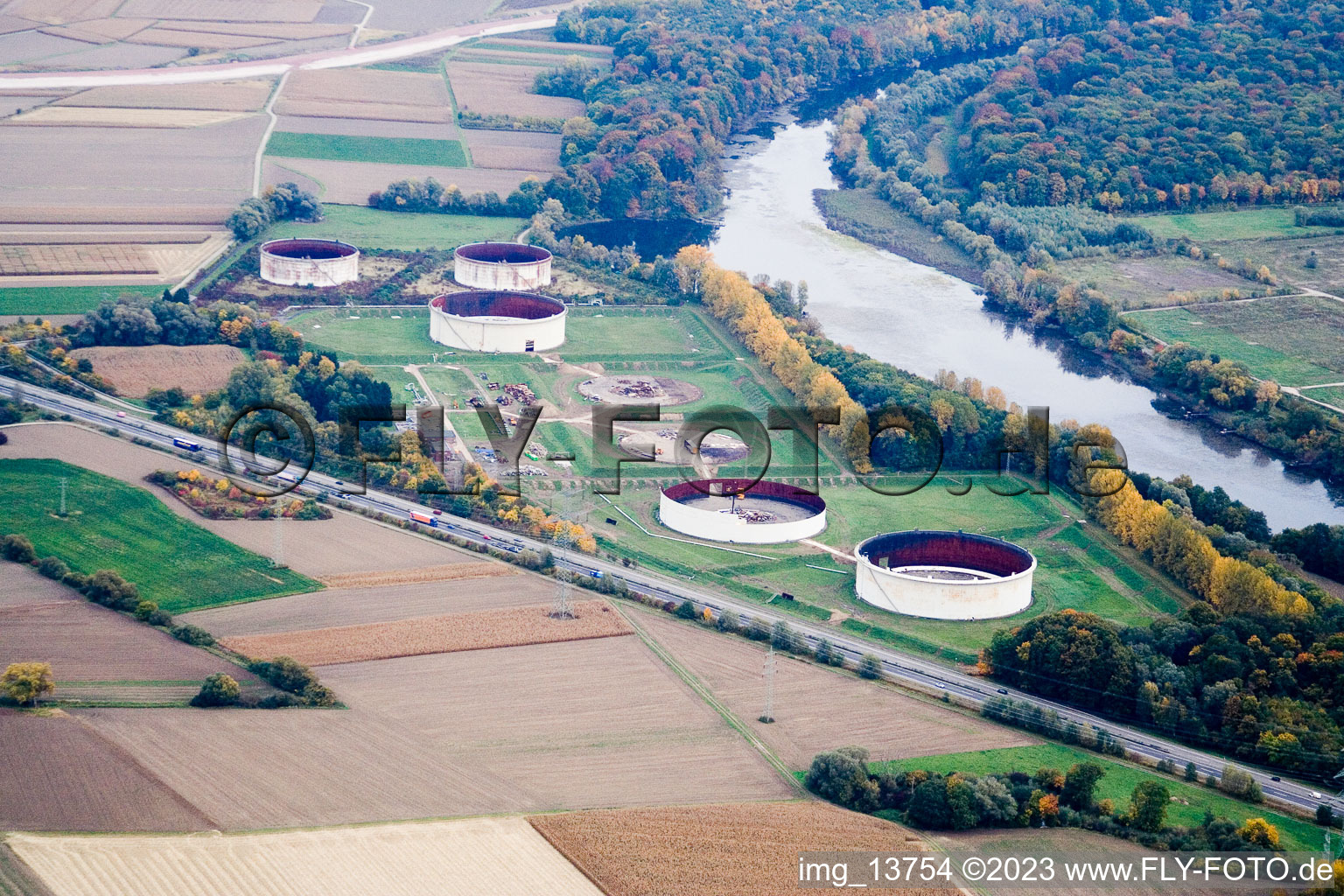 Luftbild von Jockgrim, ehem. Tanklager im Bundesland Rheinland-Pfalz, Deutschland