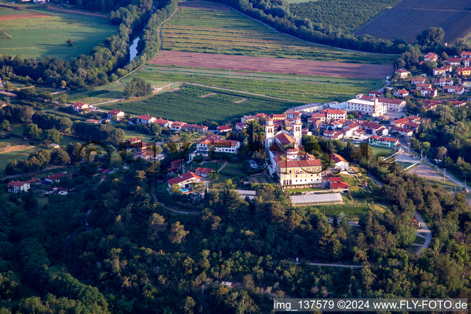 Miren Castle / Mirenski grad in Miren-Kostanjevica, Slowenien