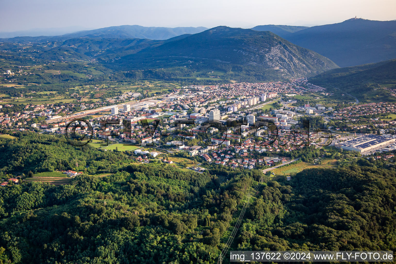 Innenstadt von Südosten in Nova Gorica, Slowenien